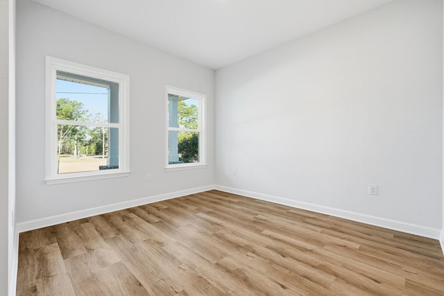 970 Texas Parkway, Crestview, FL 32536