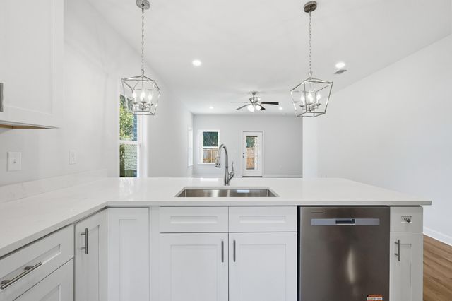 970 Texas Parkway, Crestview, FL 32536