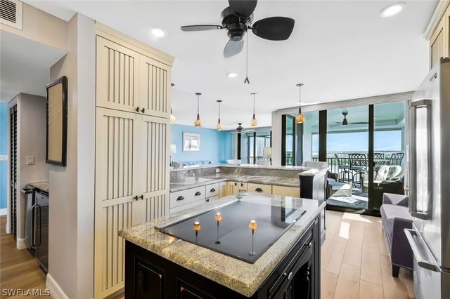 4203 Bay Beach LN 7H, Fort Myers Beach, FL 33931