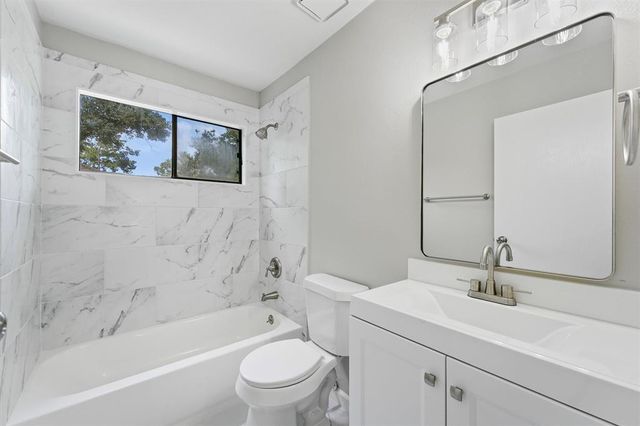 4003 Oak Gardens Drive, Houston, TX 77339