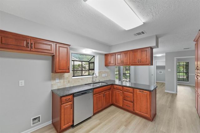 4003 Oak Gardens Drive, Houston, TX 77339