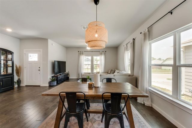 2204 Paxton Way, Denton, TX 76209