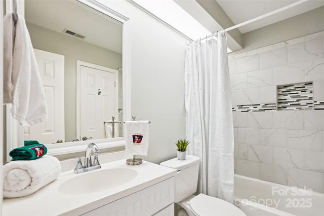 9208 Kings Canyon Drive, Charlotte, NC 28210