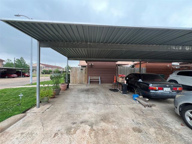 1021 Willow Oaks Circle, Pasadena, TX 77506