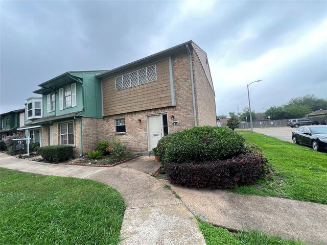 1021 Willow Oaks Circle, Pasadena, TX 77506