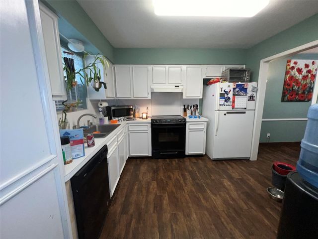 1021 Willow Oaks Circle, Pasadena, TX 77506