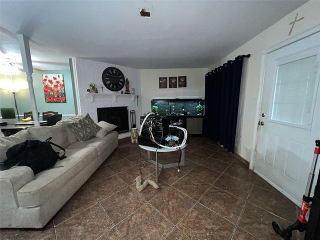 1021 Willow Oaks Circle, Pasadena, TX 77506