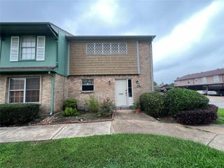 1021 Willow Oaks Circle, Pasadena, TX 77506