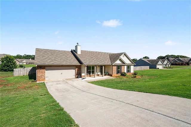 48 Robins Landing, Winder, GA 30680