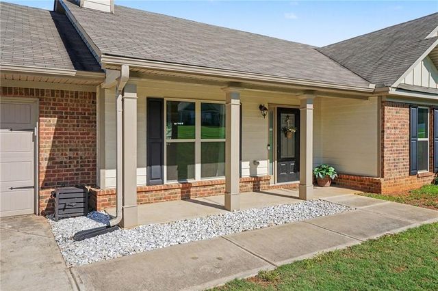 48 Robins Landing, Winder, GA 30680