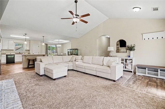 48 Robins Landing, Winder, GA 30680