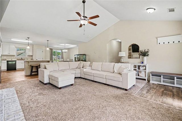 48 Robins Landing, Winder, GA 30680