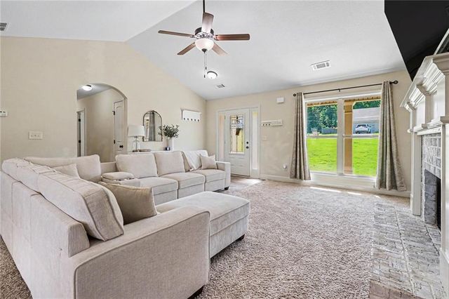 48 Robins Landing, Winder, GA 30680