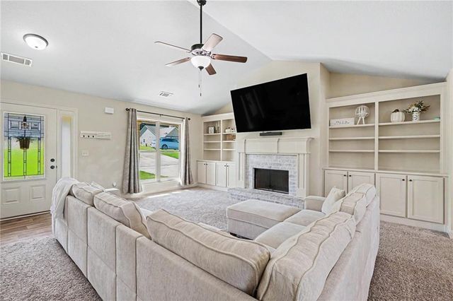 48 Robins Landing, Winder, GA 30680