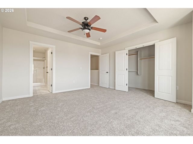 10012 Se OLD TOWN Ct, Happy Valley, OR 97086