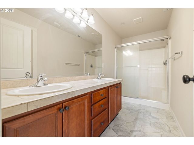 10012 Se OLD TOWN Ct, Happy Valley, OR 97086