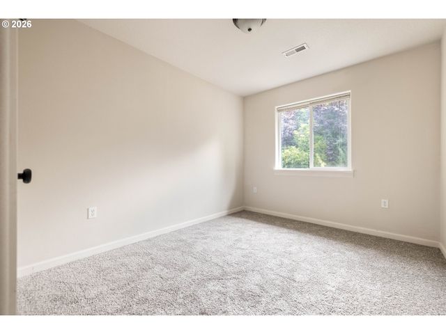 10012 Se OLD TOWN Ct, Happy Valley, OR 97086