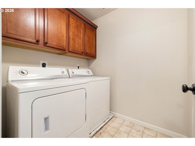 10012 Se OLD TOWN Ct, Happy Valley, OR 97086