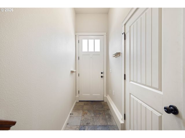 10012 Se OLD TOWN Ct, Happy Valley, OR 97086