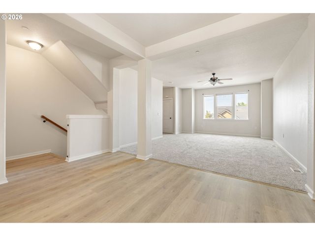 10012 Se OLD TOWN Ct, Happy Valley, OR 97086