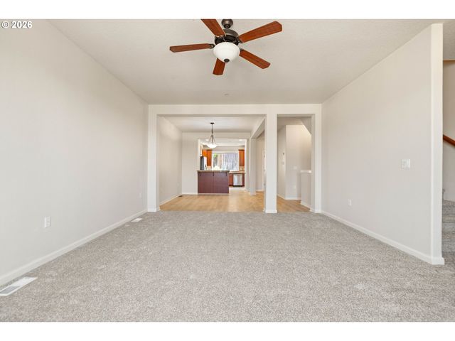 10012 Se OLD TOWN Ct, Happy Valley, OR 97086
