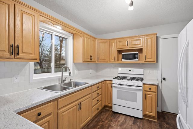 608 Ridge Drive SE, Saint Michael, MN 55376