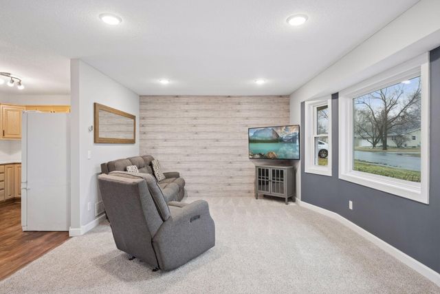 608 Ridge Drive SE, Saint Michael, MN 55376