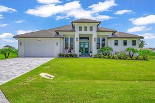 18018 Greenwood DR, Naples, FL 34114