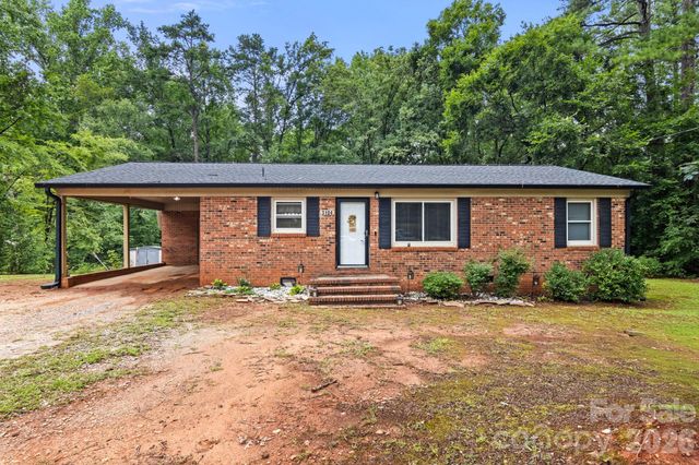 3104 University Drive, Lancaster, SC 29720