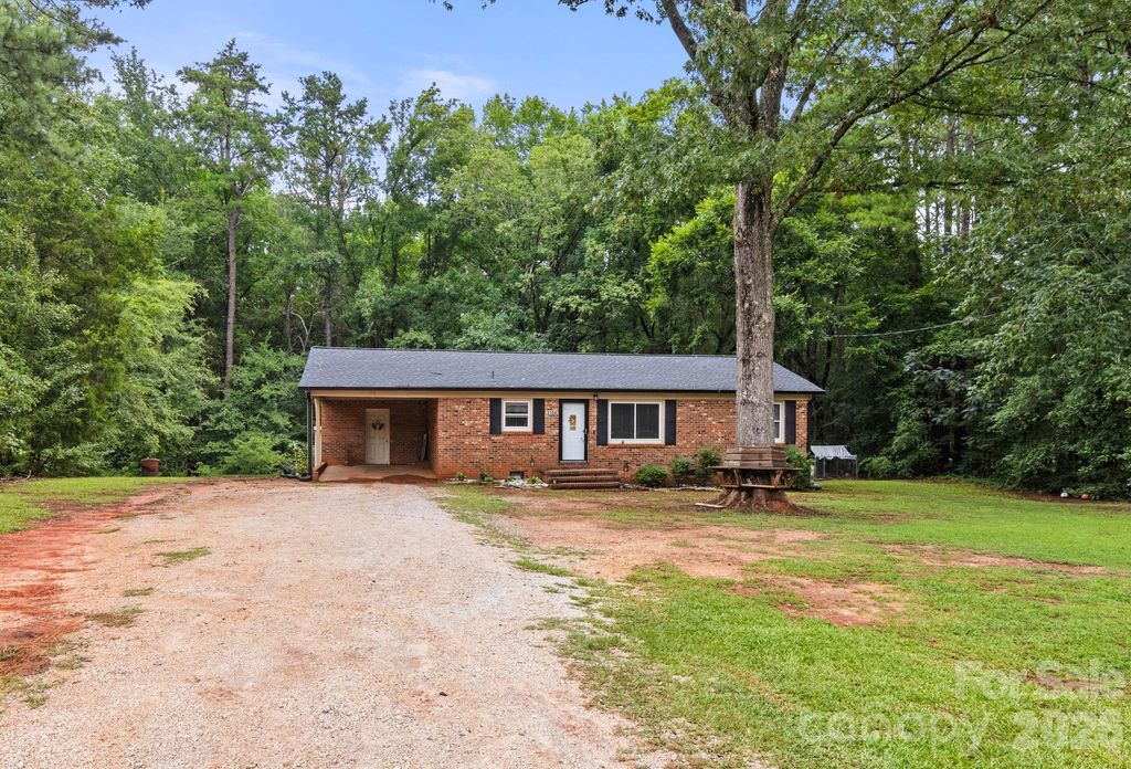 3104 University Drive, Lancaster, SC 29720