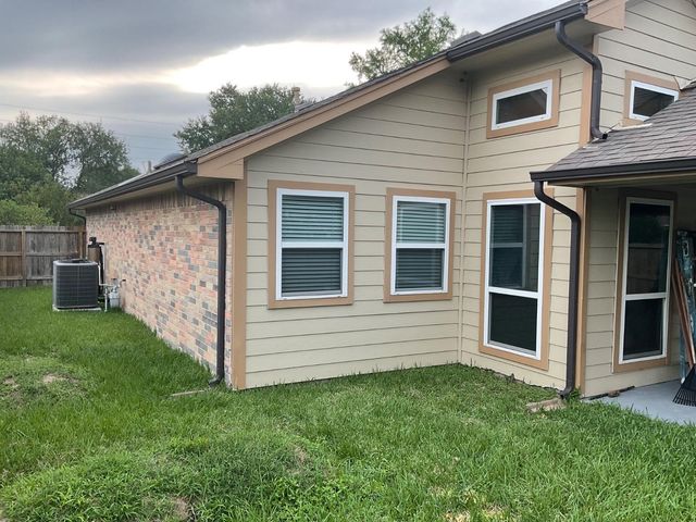 15642 Scenic Haven Drive, Houston, TX 77083