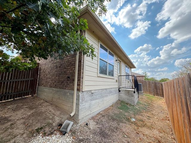 3400 Ortman DR, Pflugerville, TX 78660