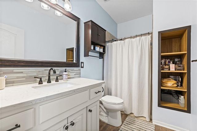 1010 NW Scenic Drive, Grain Valley, MO 64029