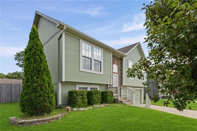 1010 NW Scenic Drive, Grain Valley, MO 64029