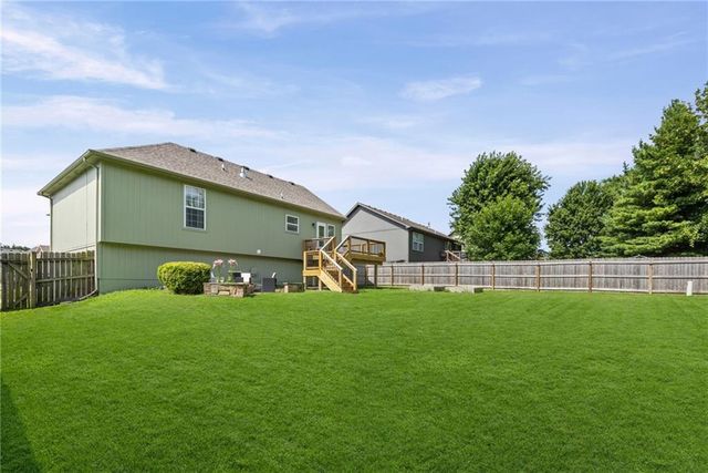 1010 NW Scenic Drive, Grain Valley, MO 64029