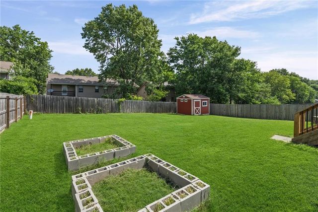 1010 NW Scenic Drive, Grain Valley, MO 64029