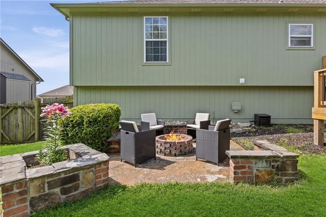 1010 NW Scenic Drive, Grain Valley, MO 64029