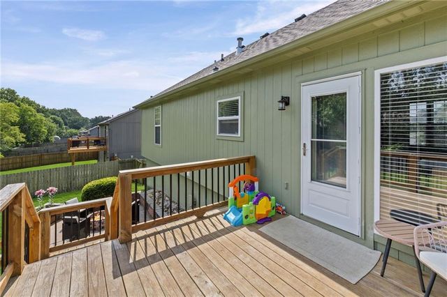 1010 NW Scenic Drive, Grain Valley, MO 64029