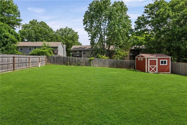 1010 NW Scenic Drive, Grain Valley, MO 64029