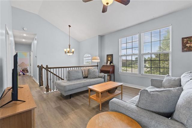 1010 NW Scenic Drive, Grain Valley, MO 64029
