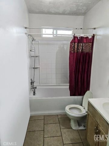 2030 King Street, Bakersfield, CA 93305