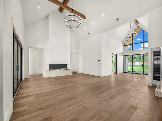 520 Royal Santana Run, Weatherford, TX 76087