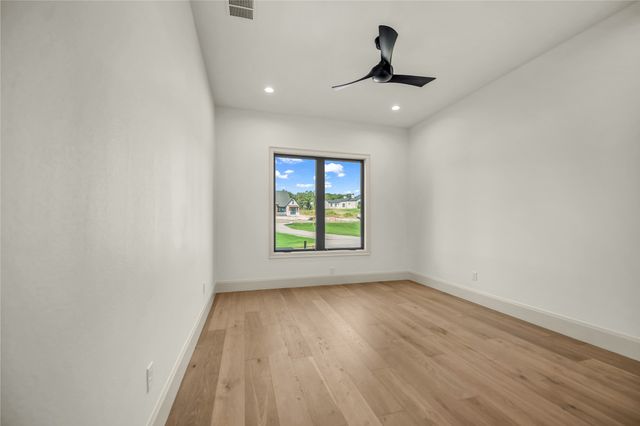 520 Royal Santana Run, Weatherford, TX 76087