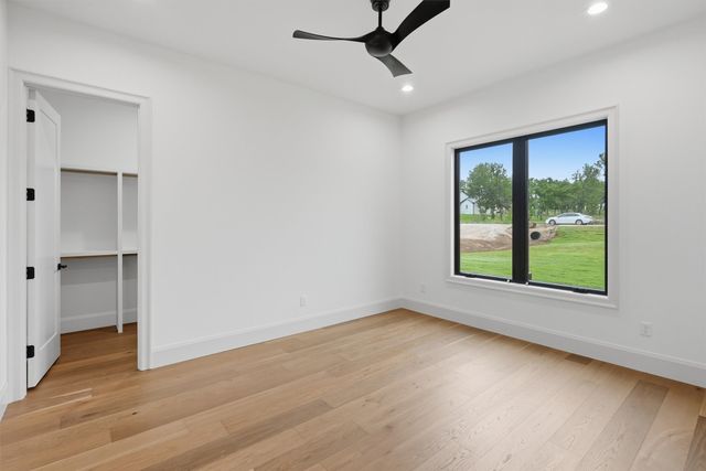 520 Royal Santana Run, Weatherford, TX 76087