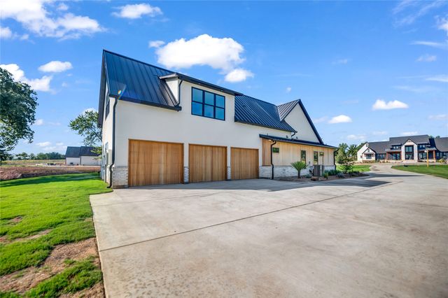 520 Royal Santana Run, Weatherford, TX 76087