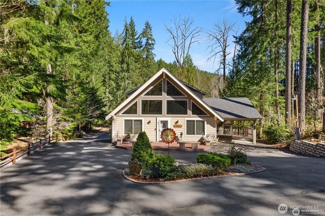 81 N Fawn Drive, Hoodsport, WA 98548