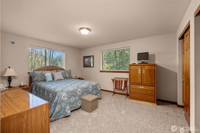 81 N Fawn Drive, Hoodsport, WA 98548