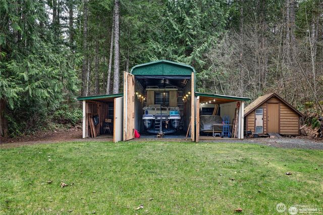 81 N Fawn Drive, Hoodsport, WA 98548