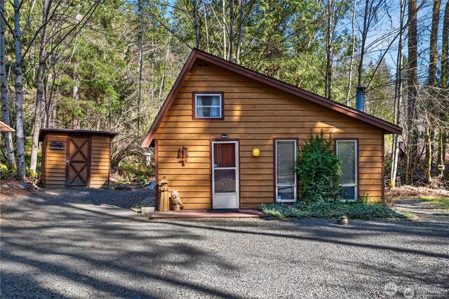 81 N Fawn Drive, Hoodsport, WA 98548