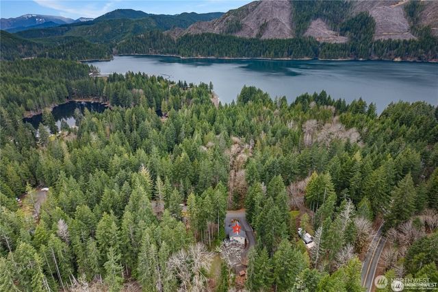 81 N Fawn Drive, Hoodsport, WA 98548